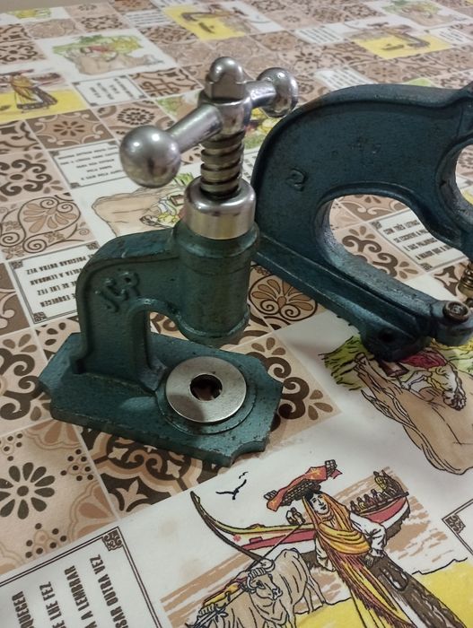 Máquina de cravar molas rebites roupa calcado