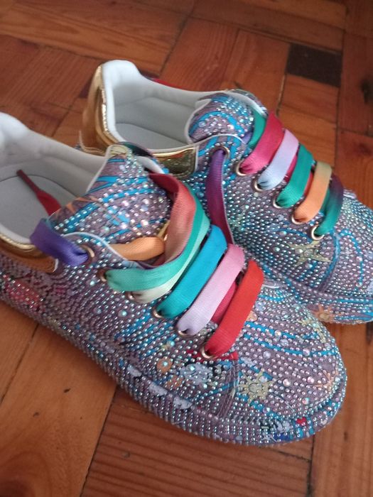 Sapatilhas semi novas