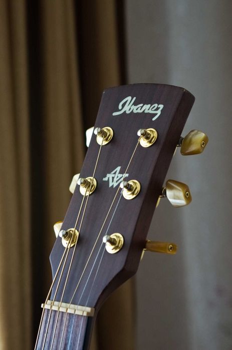 Ibanez акустика кедр + красное дерево