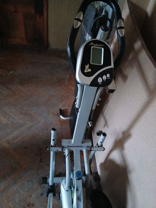 Спортивные тренажоры в количестве трех единицБ/У .