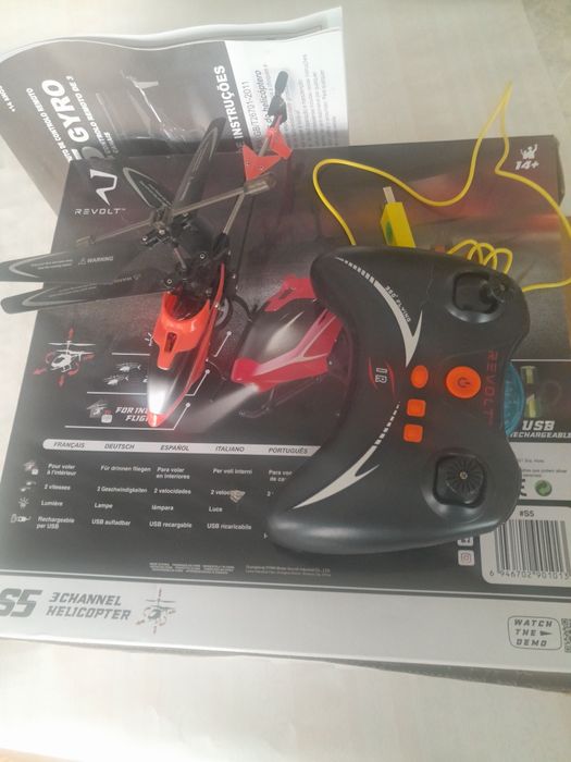 1 Helicóptero  tele.  Syma Revolt S5H. Novo