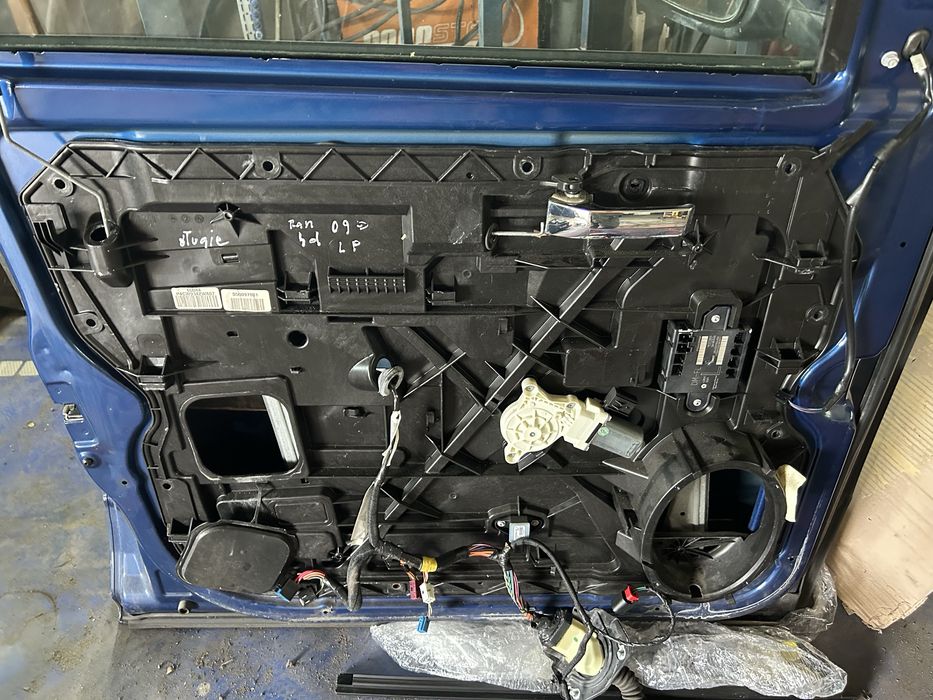 Dodge Ram 2009- mechanizm szyby lewy przod