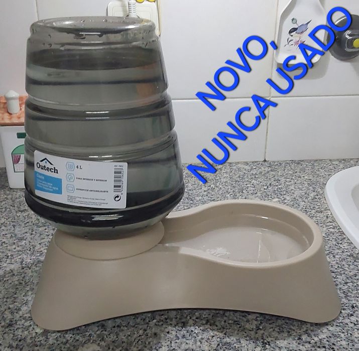 BEBEDOURO AUTOMÁTICO,NOVO. Casa,Cães,Gatos,Aves,animais Capoeira,etc.