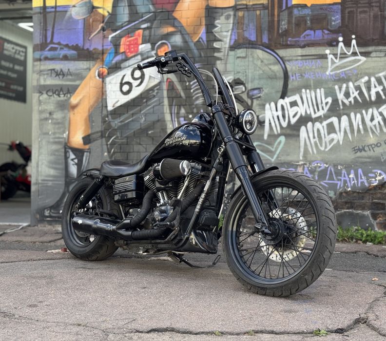 Мотоцикл Harley-Davidson Dyna 2006 рік