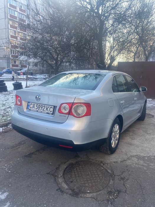 Volkswagen Jetta 2.0FSI