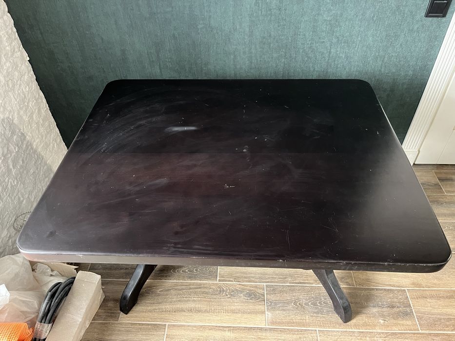 Деревянный стол б/у