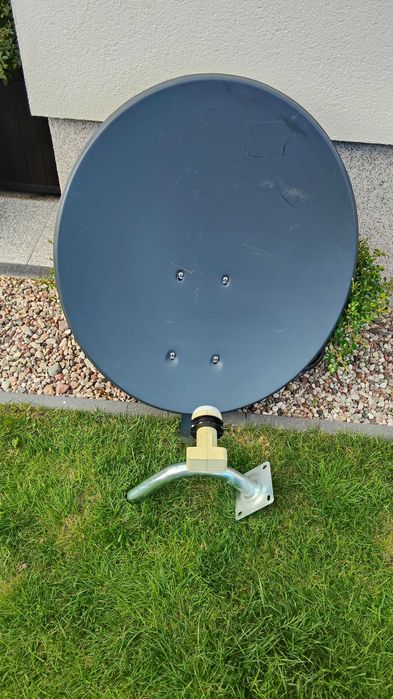Antena satelitarna
