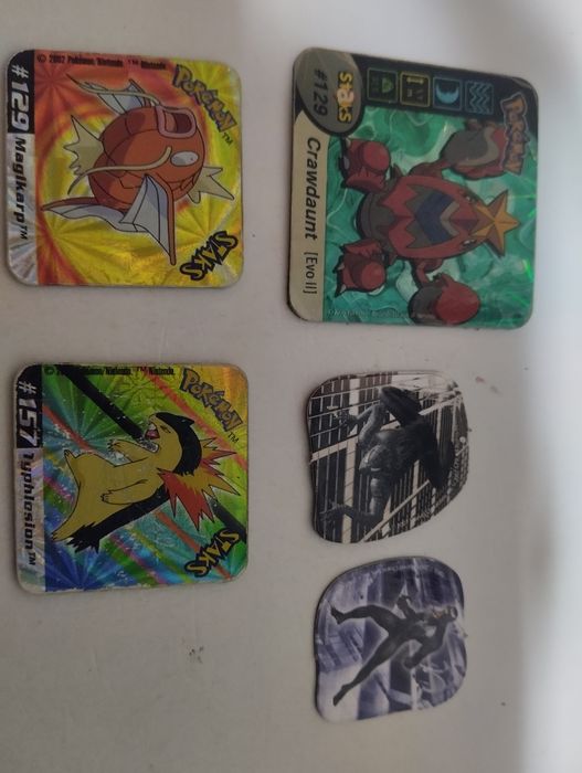 (G) Vários brindes de iman da Galp, Olá, Pokémon e outros