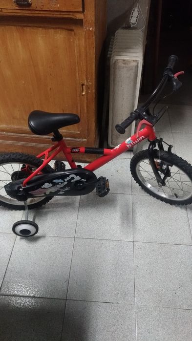 Bicicleta b'twin Hyper Hero mais Capacete Uns Carjr M