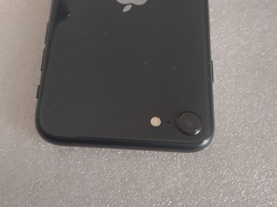 iPhone SE  64GB segunda geração