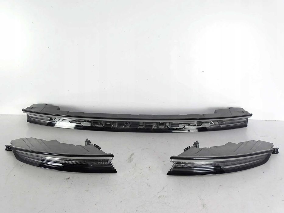 Porsche Taycan порш тайкан Стопы фонари (фонарь левый правый) разборка