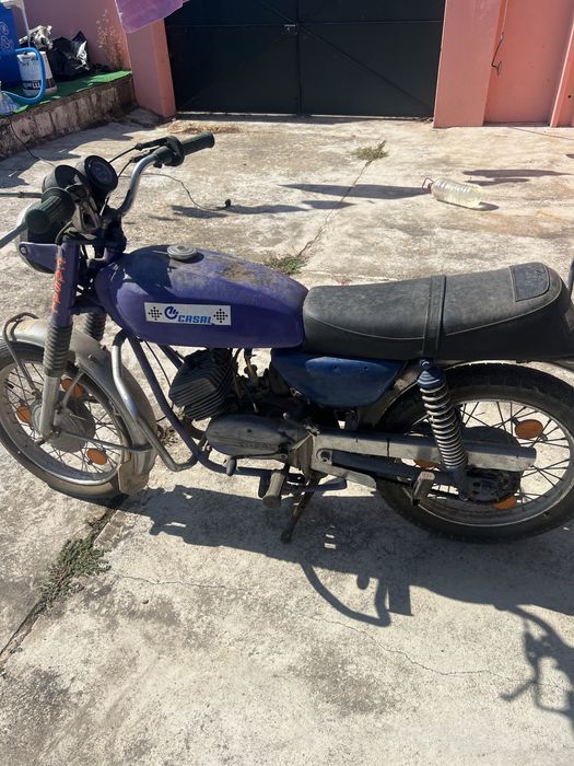 Vendo mota casal 5 v (  50  c )