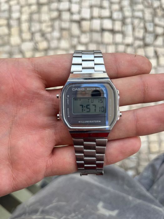 Relogio casio como novo usado dias vezes no maximo