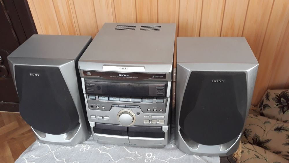Продам музыкальный центр Sony в отличном состоянии