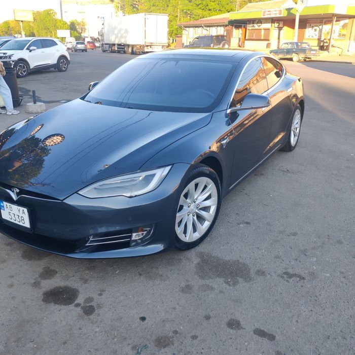 Продам Tesla model s 2018 100d