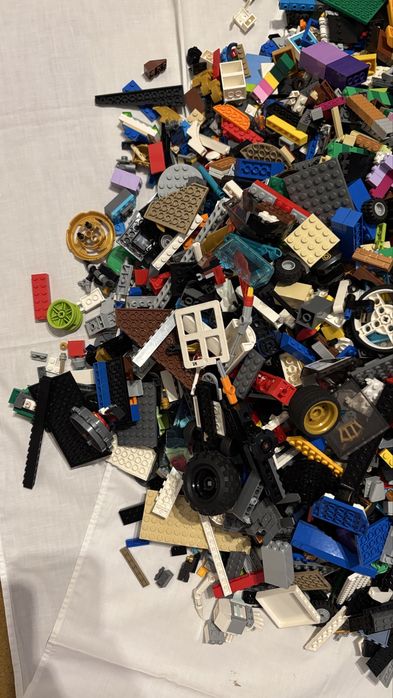 Lote de peças Lego com 8,7 kg