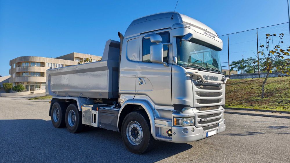 Scania R580 V8 6x4 basculante susp. ar