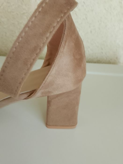 Босоножки новые, 42 размер по стельке 26 см.