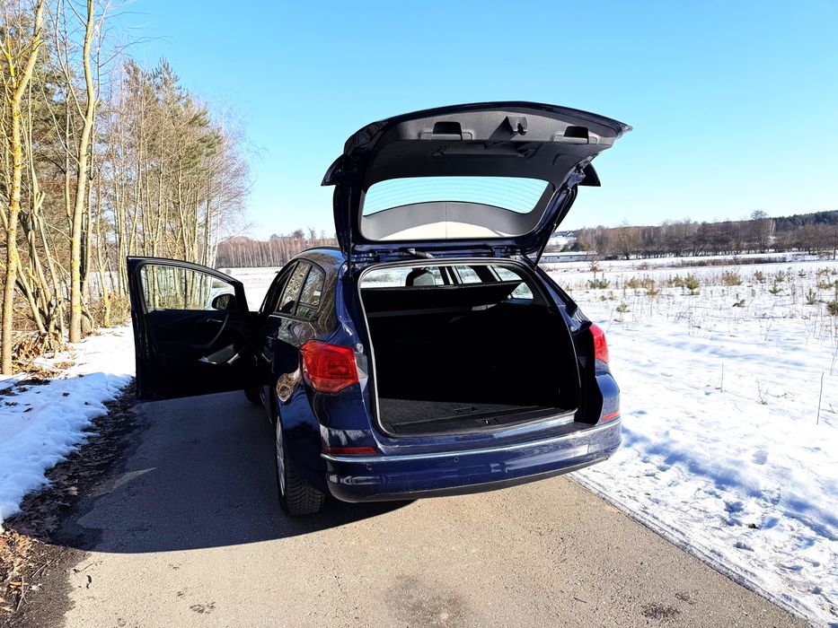 Opel Astra J 2015 kombi 1.6CDTI