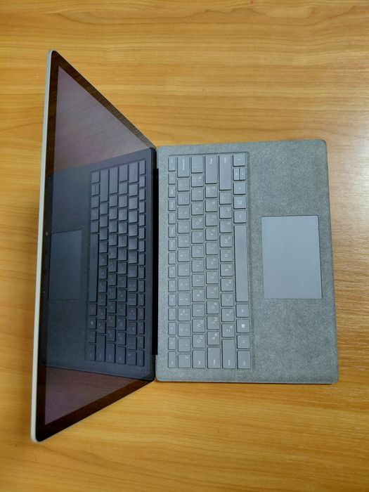 Ноутбук microsoft surface 1769 i5 8/256 gb