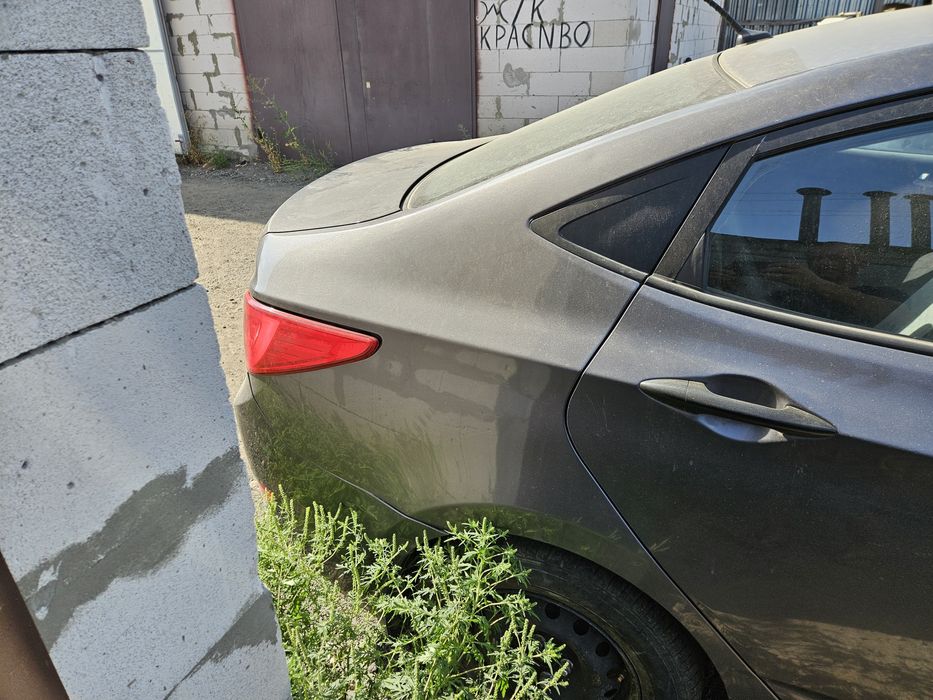 Двері HYUNDAI accent