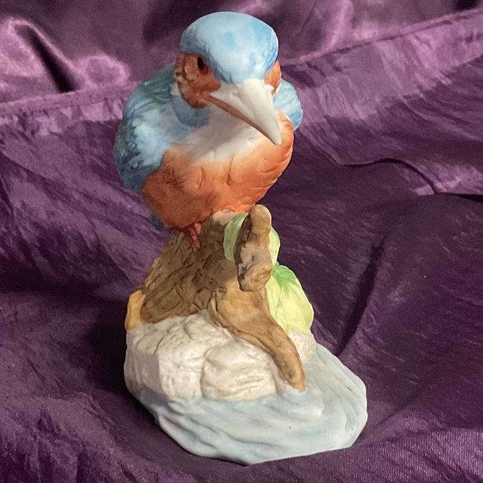 Ave kingfisher biscuit.pintura manual 13 cm. Anúncios abaixo