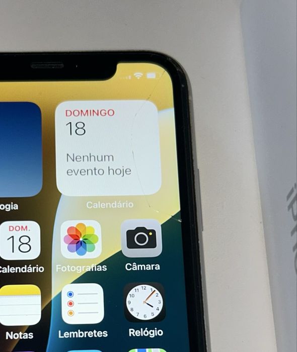 iPhone XR 64Gb c/ caixa +4 capas