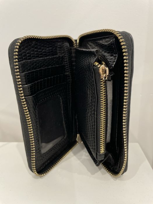 Carteira Preta com relevo