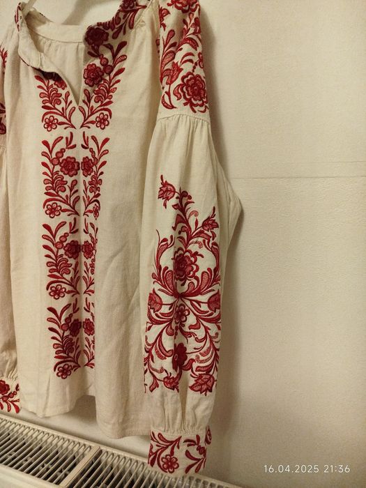 Гарна вишита сорочка
