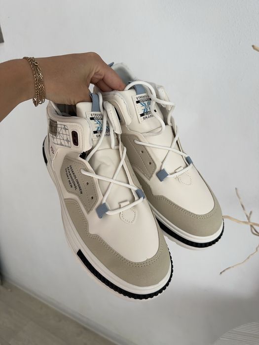 Чоловічі кросівки ,42 розмір