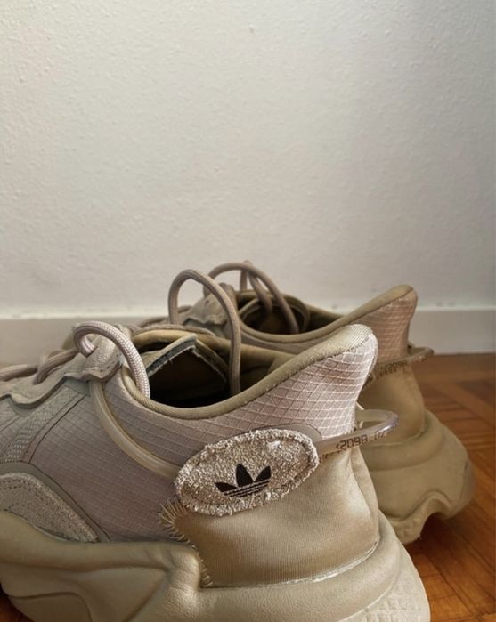 Ténis Adidas bege