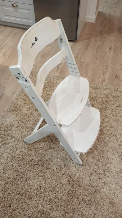 Drewniane krzesełko do karmienia Safety 1st, rośnie wraz z dzieckiem