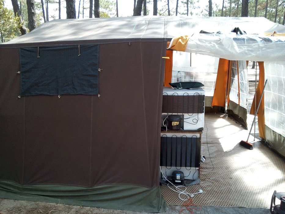 Tenda atrelado com dois quartos