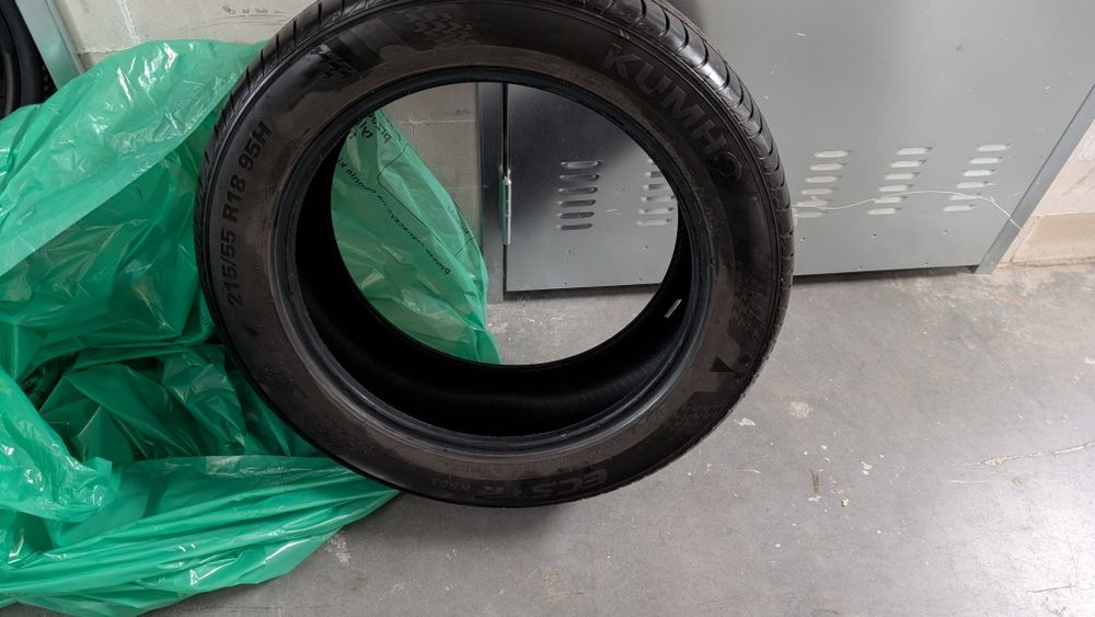 Kumho Ecsta 215 55 R18 95H