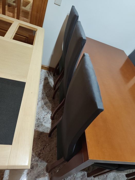 Mesa de sala com 6 cadeiras