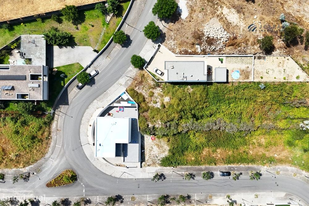 Terreno Urbano para Construção | Centro de Paredes