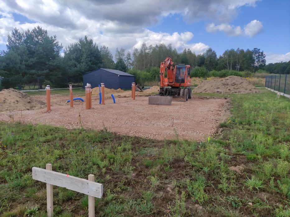 Koparka Kielce Roboty Ziemne Wykopy Niwelacja Fundamenty  Usługi