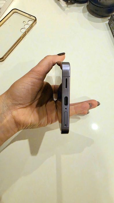 Samsung Galaxy S24 256GB Cobalt Violet – Excelente Estado