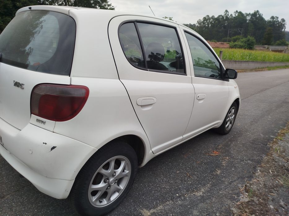 Carro estado razoável