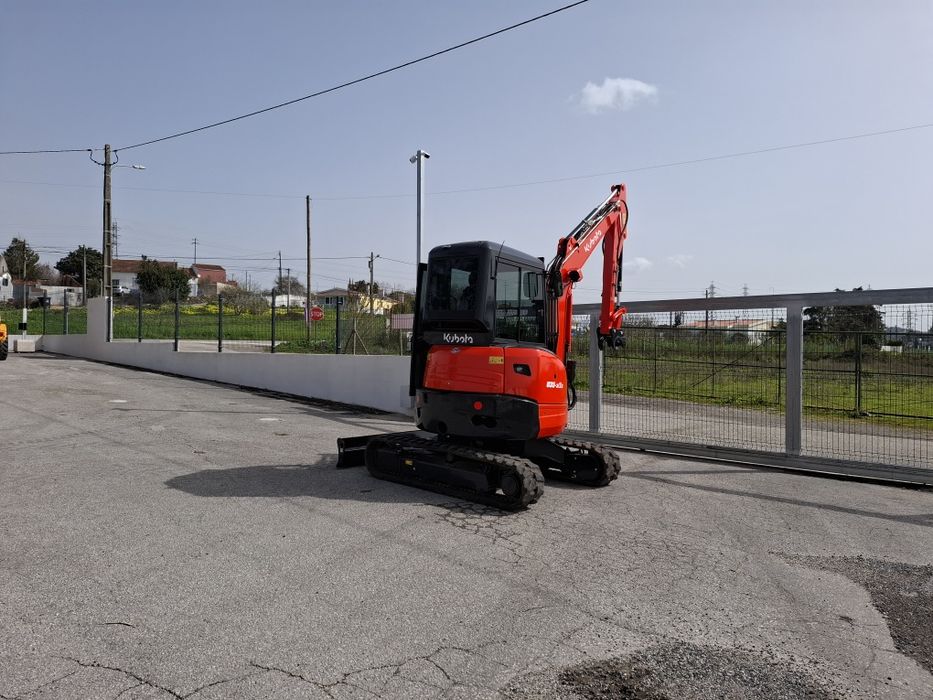 Mini giratória kubota U35