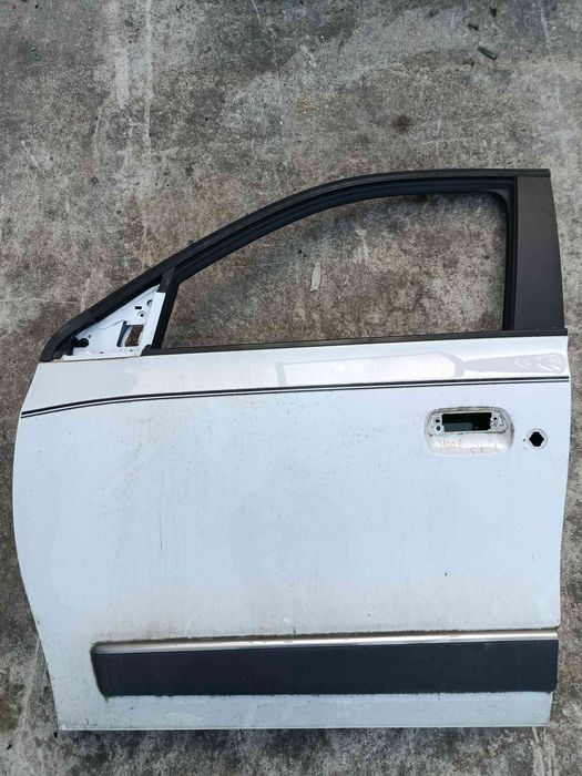 Porta frente esquerda RENAULT Twingo III (BCM_)