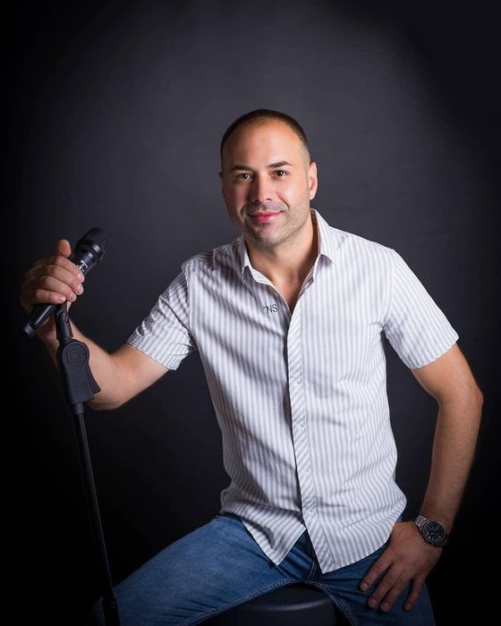 Диджей DJ музыкант, живой вокал,караоке ,и ведущая на праздник,Одесса