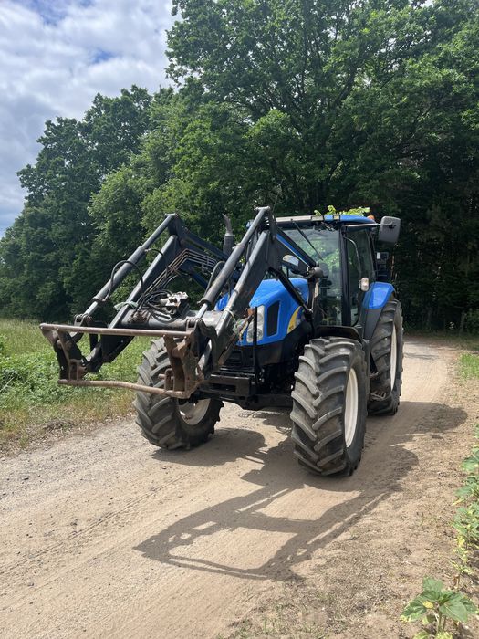 New Holland TS115A tur