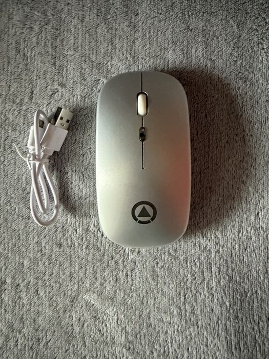 Bezprzewodowa, srebrna myszka rgb z adapterem bluetooth