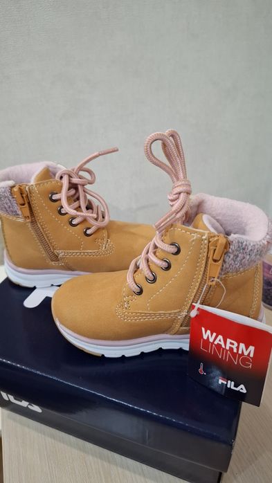 Ботінки Філа. Fila нові. Для дівчинки. 22 розмір. Холодна весна-осінь