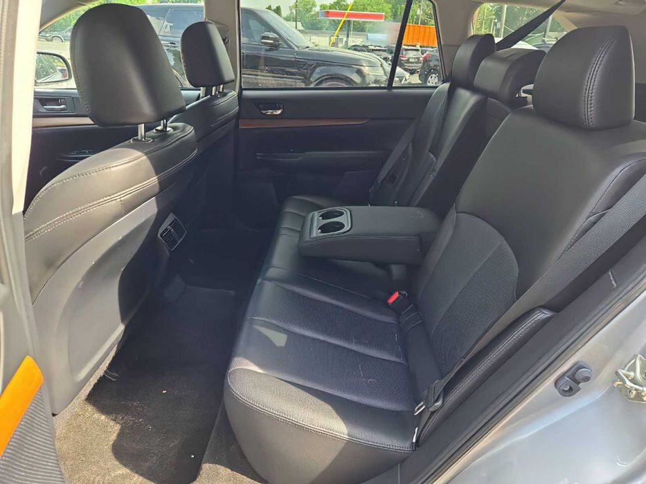Subaru Outback 2.5i Limited      2013