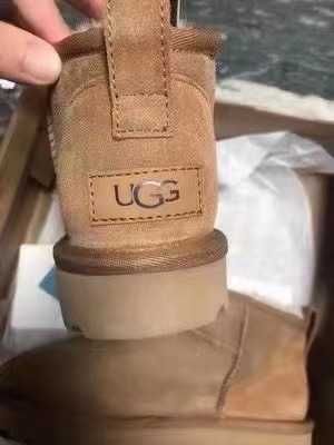 UGG Classic Ultra min R.37