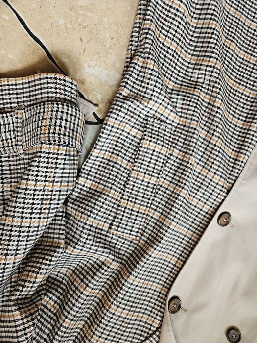 Płaszcz rozm. 42  beżowy z kratą , długi i nowy