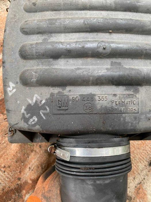 Корпус повітряного фільтра Opel Omega B 2.0i 94-03 Опель 90448355