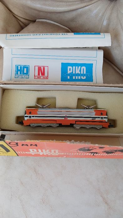 Тепловоз локаматив поезд PICO  Пико железная дорога модели домов и вок